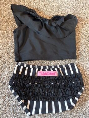 Ruffle Butts 2 pc swim suit - like new! 6-12 mo. From a smoke/pet free home.